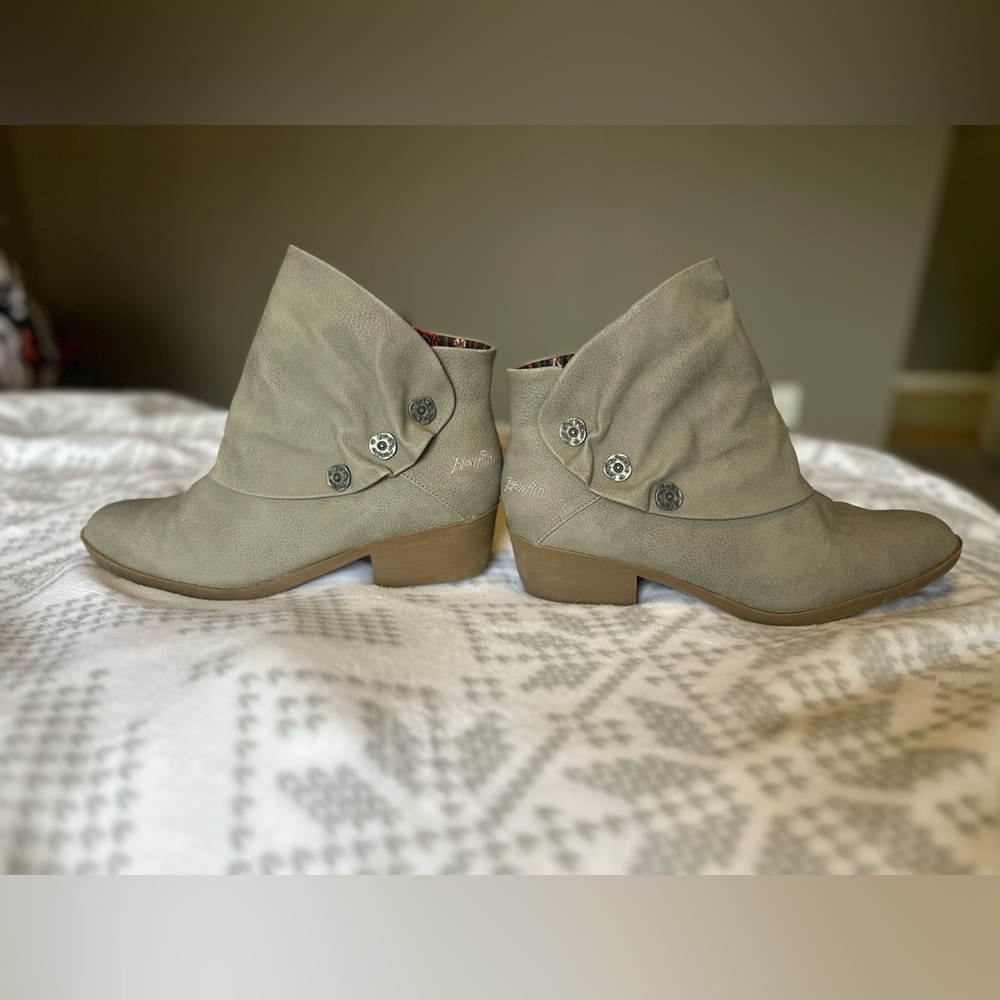 Ankle booties